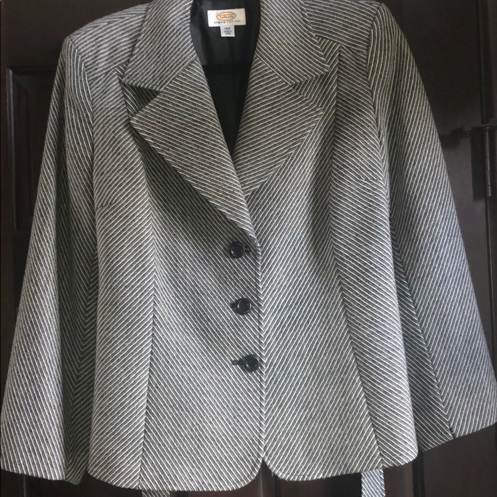 3 button black and gray weave jacket